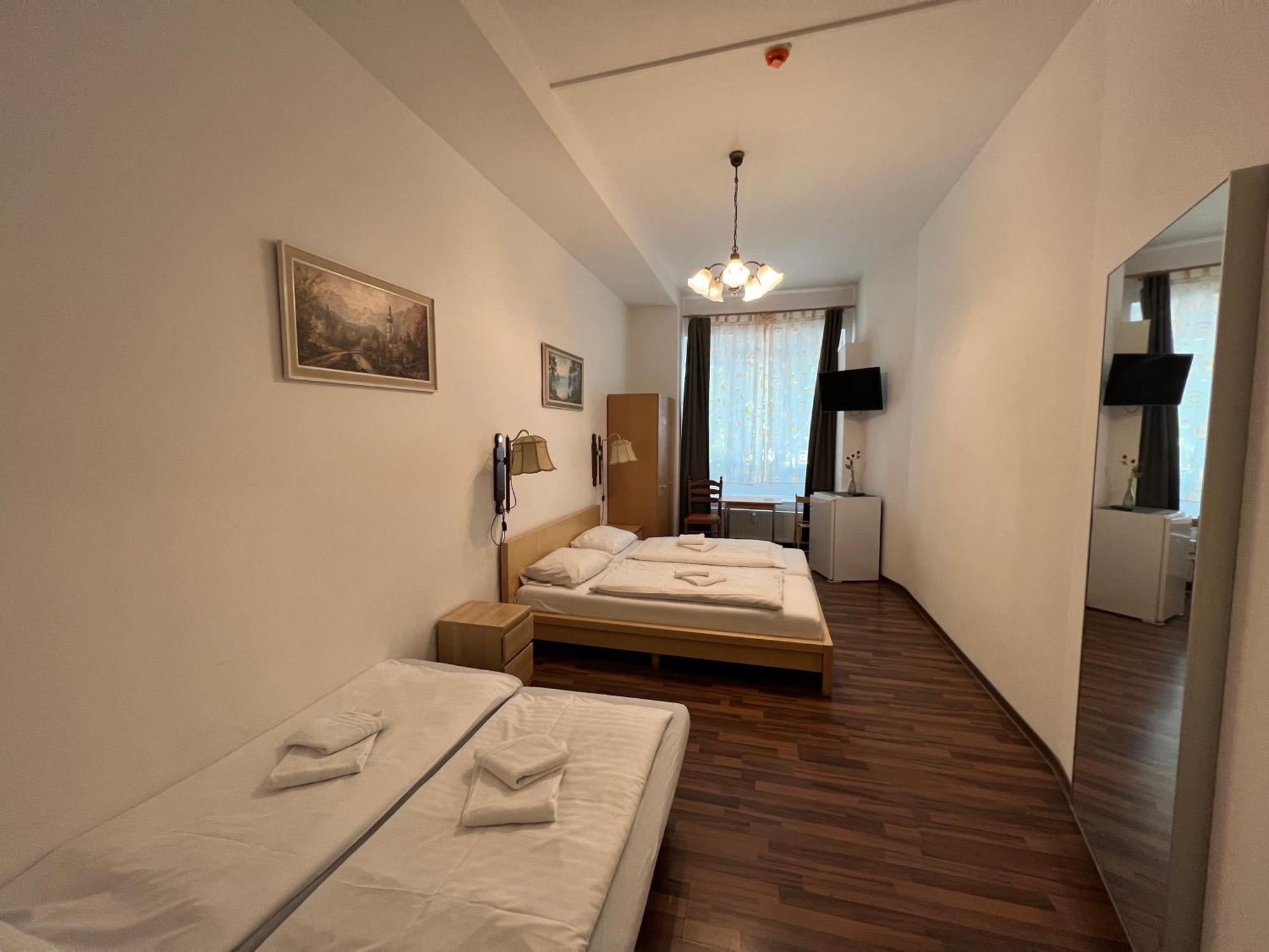 Hotel-Pension Spree Berlin Exterior foto